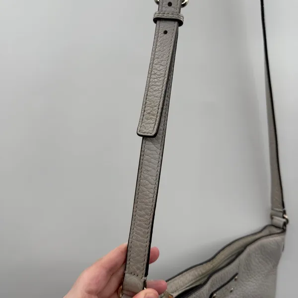 Kate Spade‎ Bag Bay Street Cora Pebbled Leather Beige Gray Crossbody - Image 11