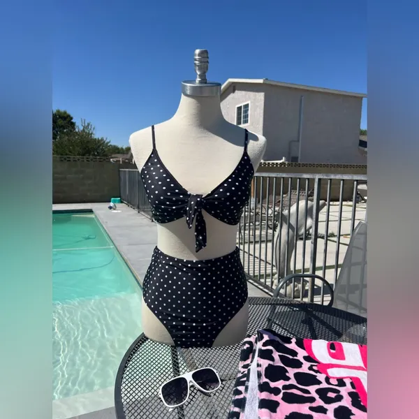 Amazon 🔥🔥High Waisted Two Pieces Polka Dots Swimsuit - Image 3