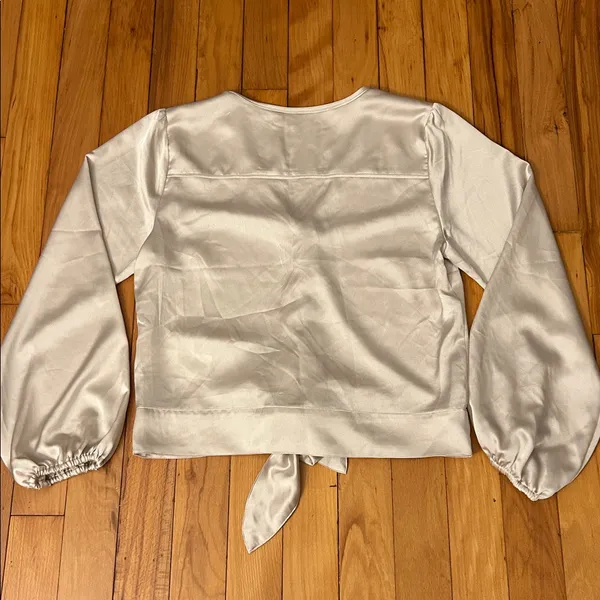 Abercrombie Cream/Beige Satin Top - Image 2