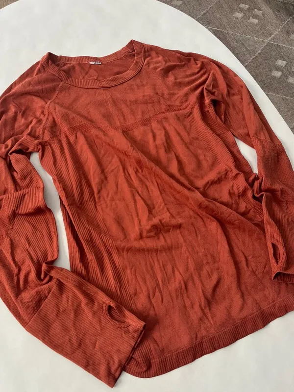 Lorna Jane Active Comfort Seamless Long Sleeve Top in Rust Orange Large $100 - Image 4