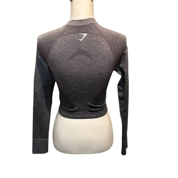 Gymshark Shirt Womens Medium Gray Seamless Crop Top Neutral Workout Athleisure‎ - Image 2