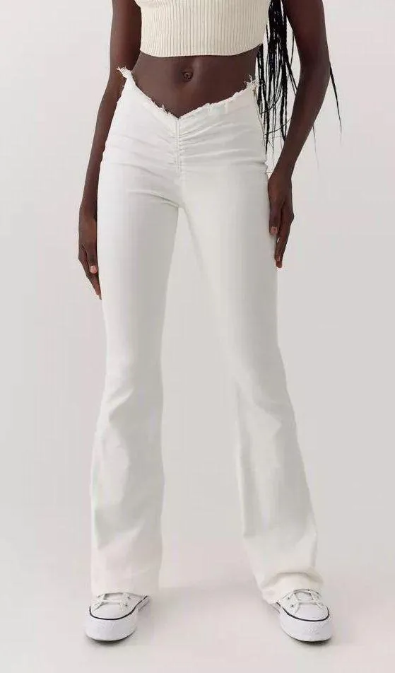 VIRAL Urban Outfitters White BDG Ruched V-Front Flare Jeans - Image 5