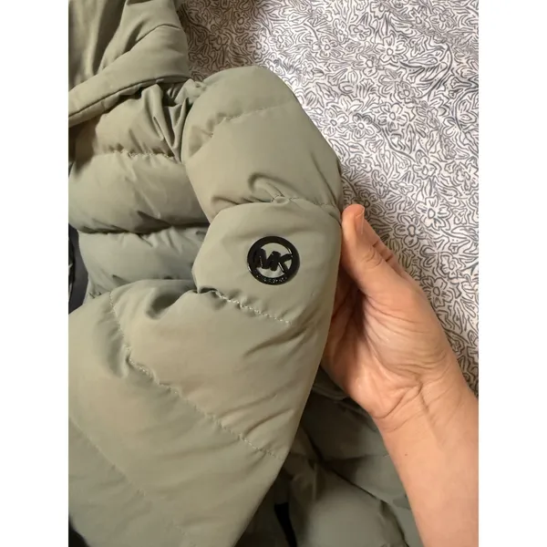 Michael Kors Size Medium Sage Green Gray Puffer Down Fill Hooded Full Zip‎ Coat - Image 11