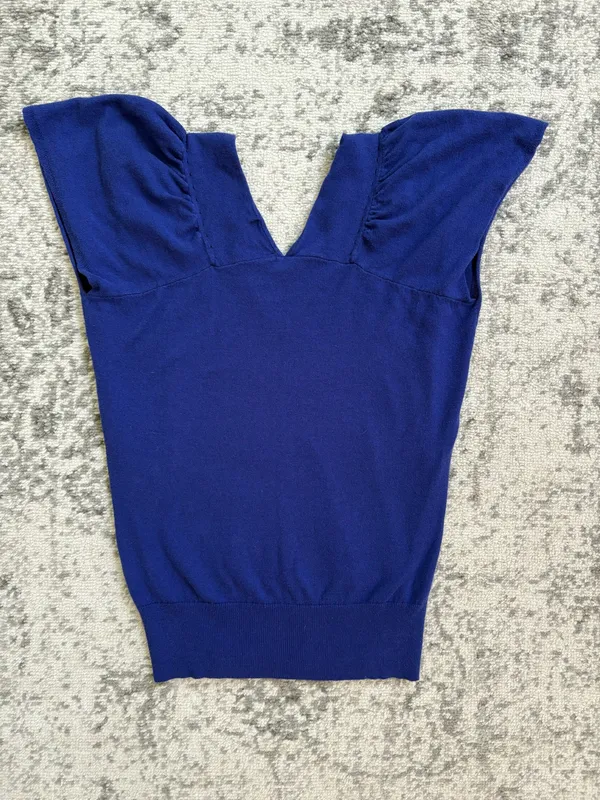 Gap V-Neck knit short sleeve top - Image 2