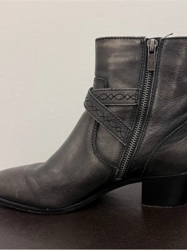 Frye Dark Pewter Leather Ellen Buckles Pointed Toe Block Heel Ankle Boots 7.5 M - Image 3