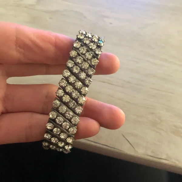 Vintage 4 Row Rhinestone Stretchy Bracelet - Image 2