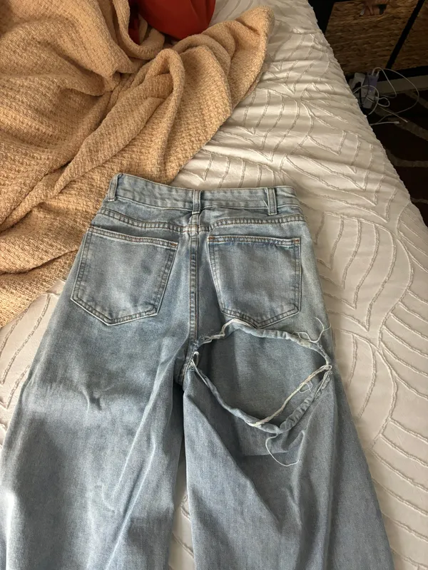 Butt Rip Denim Jeans Size 26 - Image 6