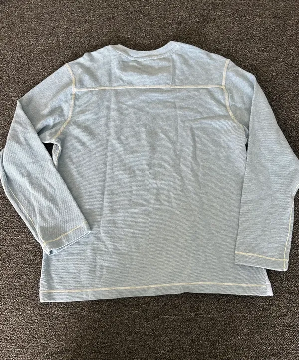 Tommy Bahama 100% cotton light blue crewneck top. Size medium. - Image 5