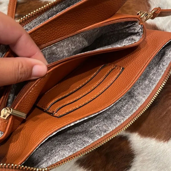 Light brown vegan leather crossbody purse - Image 5