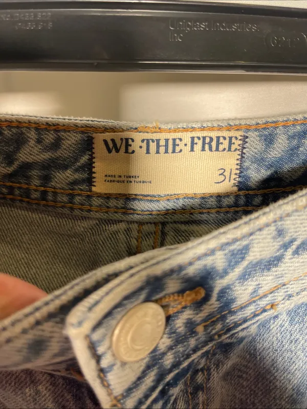 FREE PEOPLE IZZY FLARE JEAN BLUE 31 - Image 4