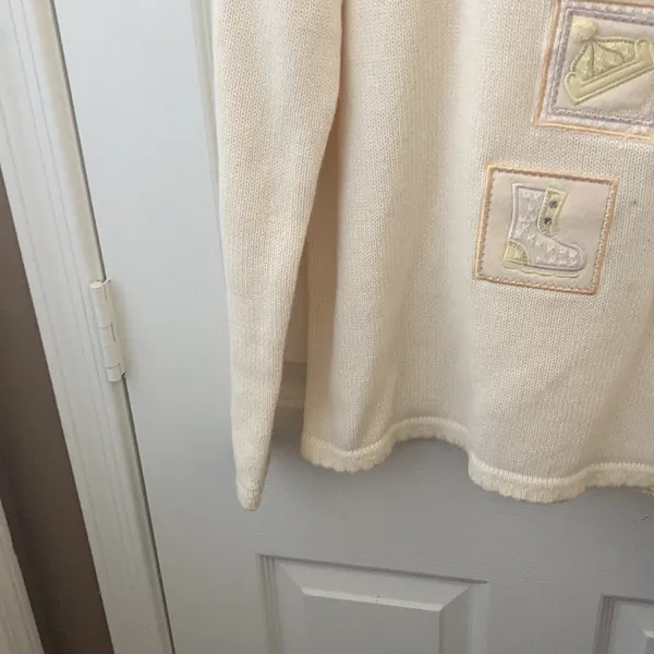 FINAL MARKDOWN Christopher and banks sweater medium - Image 2