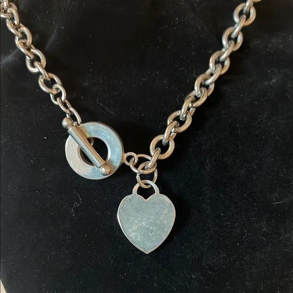 Silver Heart Pendant Chain Necklace - Image 2