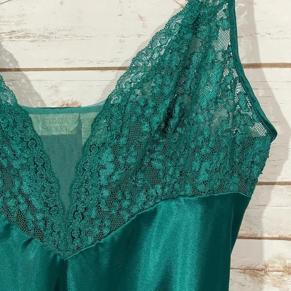 Victoria’s Secret Gold Label Lace Satin Gown - Green - Large - Image 7