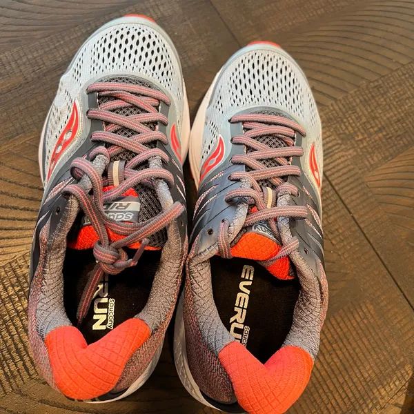 Saucony Women's Ride 10 size 8 women - Image 6