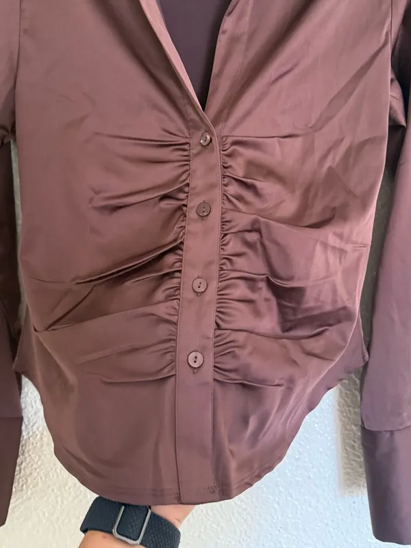 Abercrombie & Fitch Chocolate Brown Ruched Satin ButtonDown Shirt size Small New - Image 5