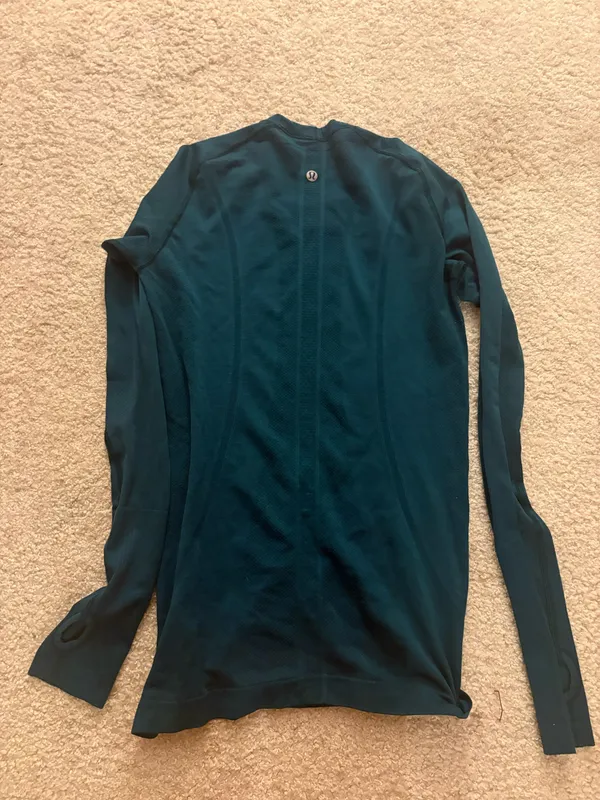 Long Sleeve Lululemon Swiftly Tech - Image 2