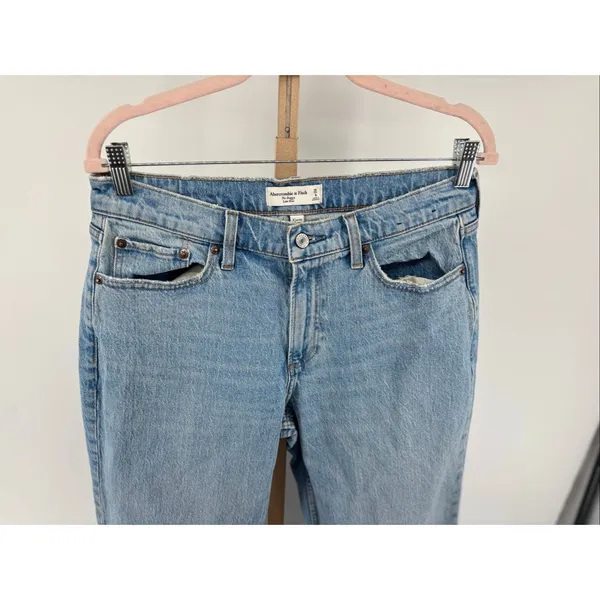Abercrombie The baggy low rise curve love jeans size 6L - Image 5