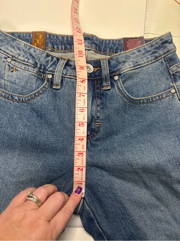 Aura Wrangler Jeans Size 4 New Instantly Slimming No Gap Waist New Mid Rise - Image 4