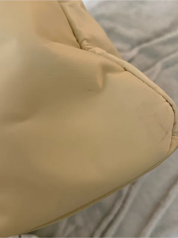 Beis Commuter Duffle in Beige - Image 6