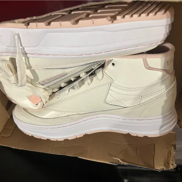 Reebok Cream and Pink Sneakers NWOT - Image 2