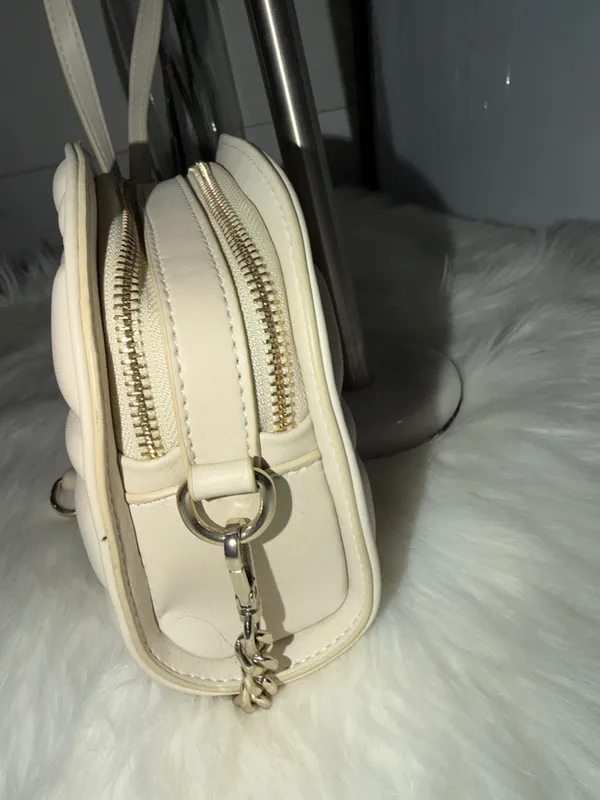 ZARA Cream Quilted Crossbody with Gold Studs and Chain - Image 5