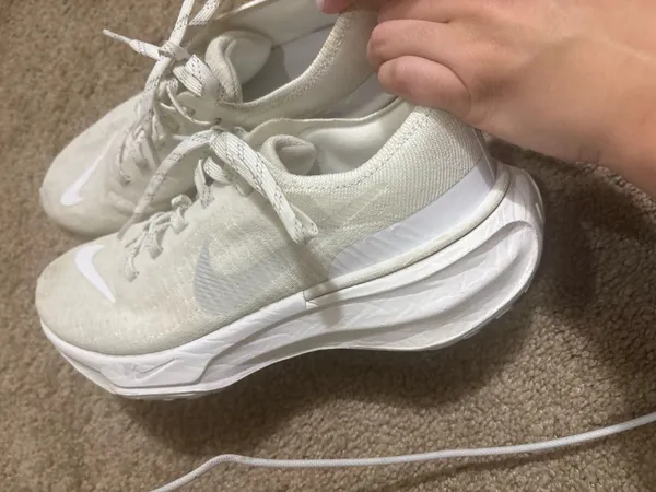 White Nike sneakers  - Image 4