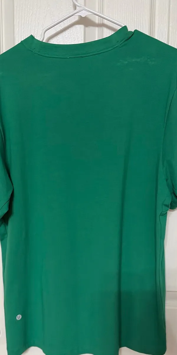 Lululemon Shirt Women’s Short Sleeve - Image 3