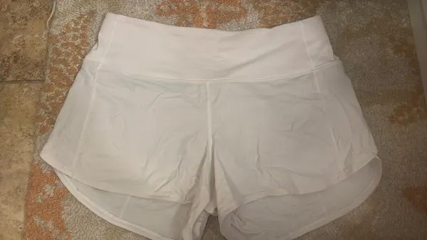 Lululemon Speed Up 4" - Image 2