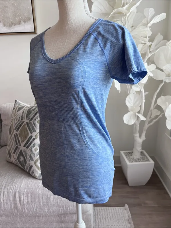 Lululemon Swiftly Tech Short Sleeve Heathered Blue Women's V-Neck Active Tee 8 - Image 4
