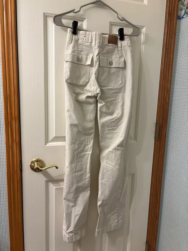 American Eagle White Cargo Pants  - Image 2