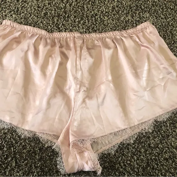 XL Sleep Shorts Victoria’s Secret Lace Silky Mauve New NWT - Image 5