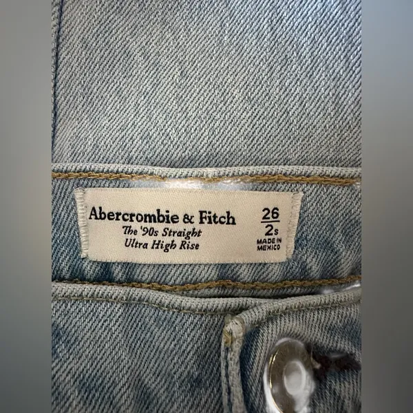 Abercrombie 90s Straight Ultra High Rise Distressed Jeans 26 short 2S Light Wash - Image 10