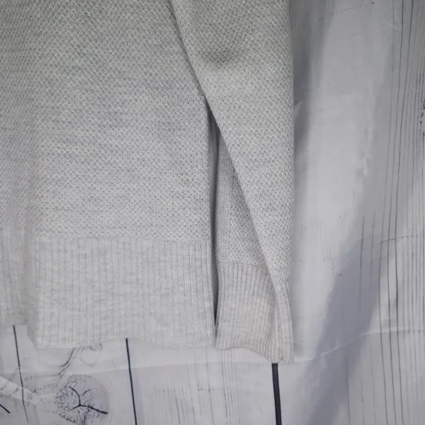 American Eagle Light Gray Cozy Minimalist Pullover Sweater - Image 3