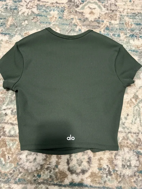 Alo Yoga Crop Top - Image 2