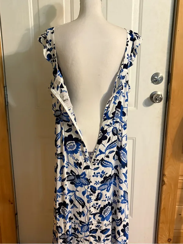 Loft NWT Blue and White Floral Maxi Dress - Women size 14 - Image 5