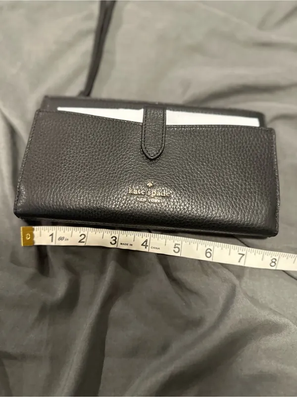 NWT Kate Spade Leila Phone Wristlet Wallet Black Pebbled Leather Classic Wallet. - Image 2
