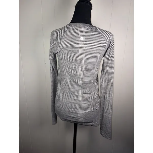 lululemon swiftly tech long 6 black white stripe - Image 3