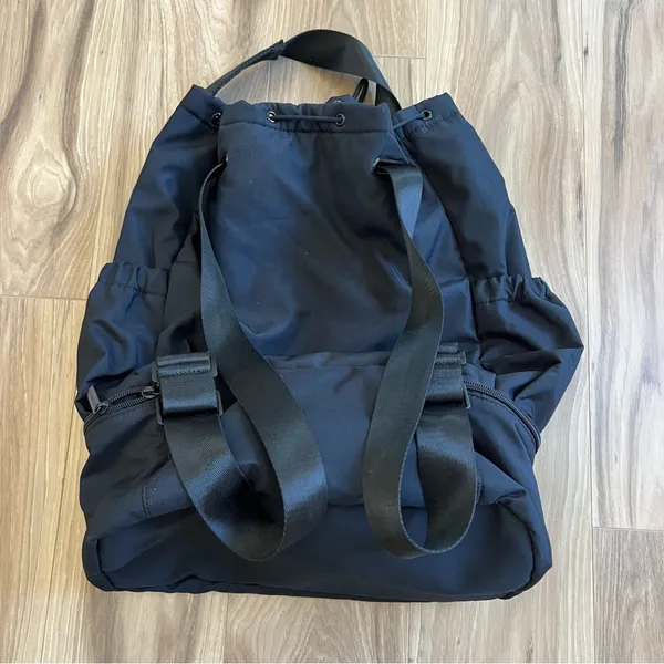 Beyond Yoga Black Convertible Shoulder Tote Backpack Gym Bag - Image 5