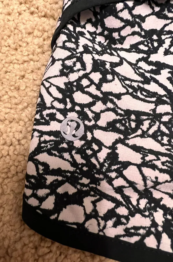 Lululemon Hotty Hot Short 2.5” - Image 2