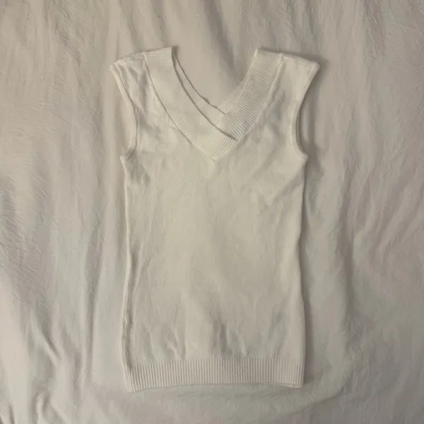 Brandy Melville Amira top in white - Image 2