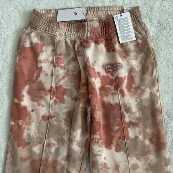 Nike (NWT) Loose Fit Tie Dye Cuffed Sweatpants in Dusty Orange, Medium - Image 3