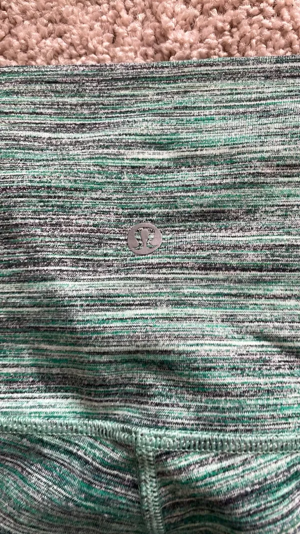 Lululemon green high waisted leggings - Image 4