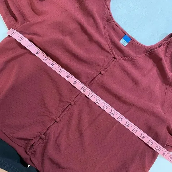 Old Navy Women’s Large Burgundy Button Front Blouse Long Sleeve V-Neck - Image 4