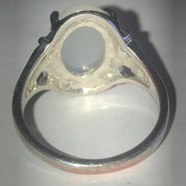 Elegant Silver Tone Boho Ring with Opalescent Stone - Image 5