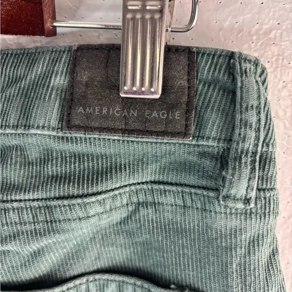 American Eagle Outfitters 12 Mom Straight Jean Corduroy Pants in Emerald Green - Image 9