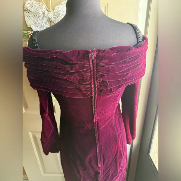 Vintage Rampage purple velvet off the shoulder maxi column dress, size 7/8 - Image 8