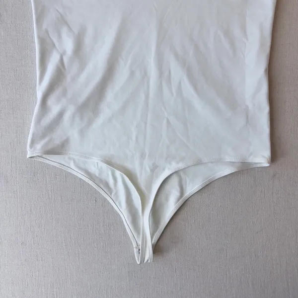 Abercrombie Soft A&F Bodysuit XL White Deep V Clean Girl Minimalist NWT - Image 6