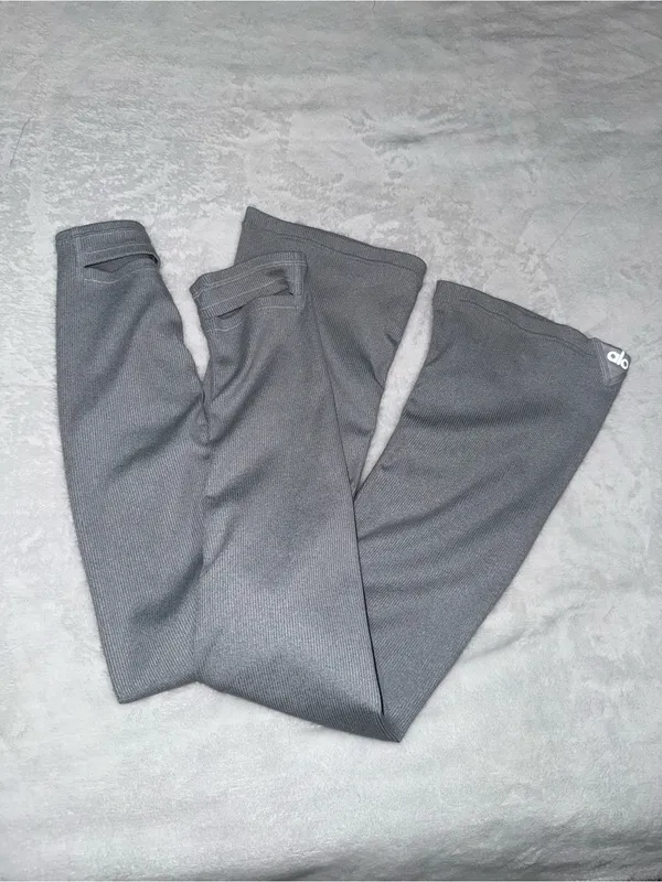 Alo Yoga Heather Gray Ribbed Ballet Leg Warmers Pilates Dance OS - Image 4