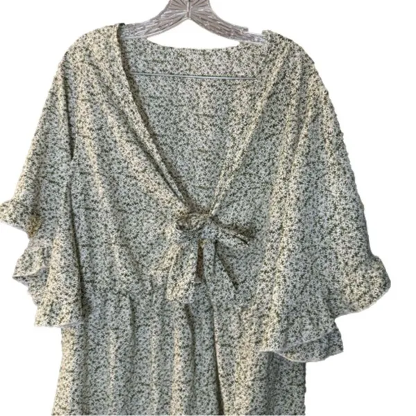 Boho Romper with daisy flowers - Image 4
