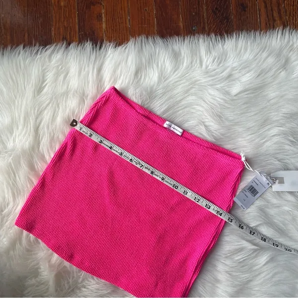 Good American Hot Pink Textured Mini Skirt NWT - Image 2